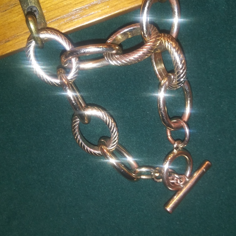 Gold banana republic bracelet